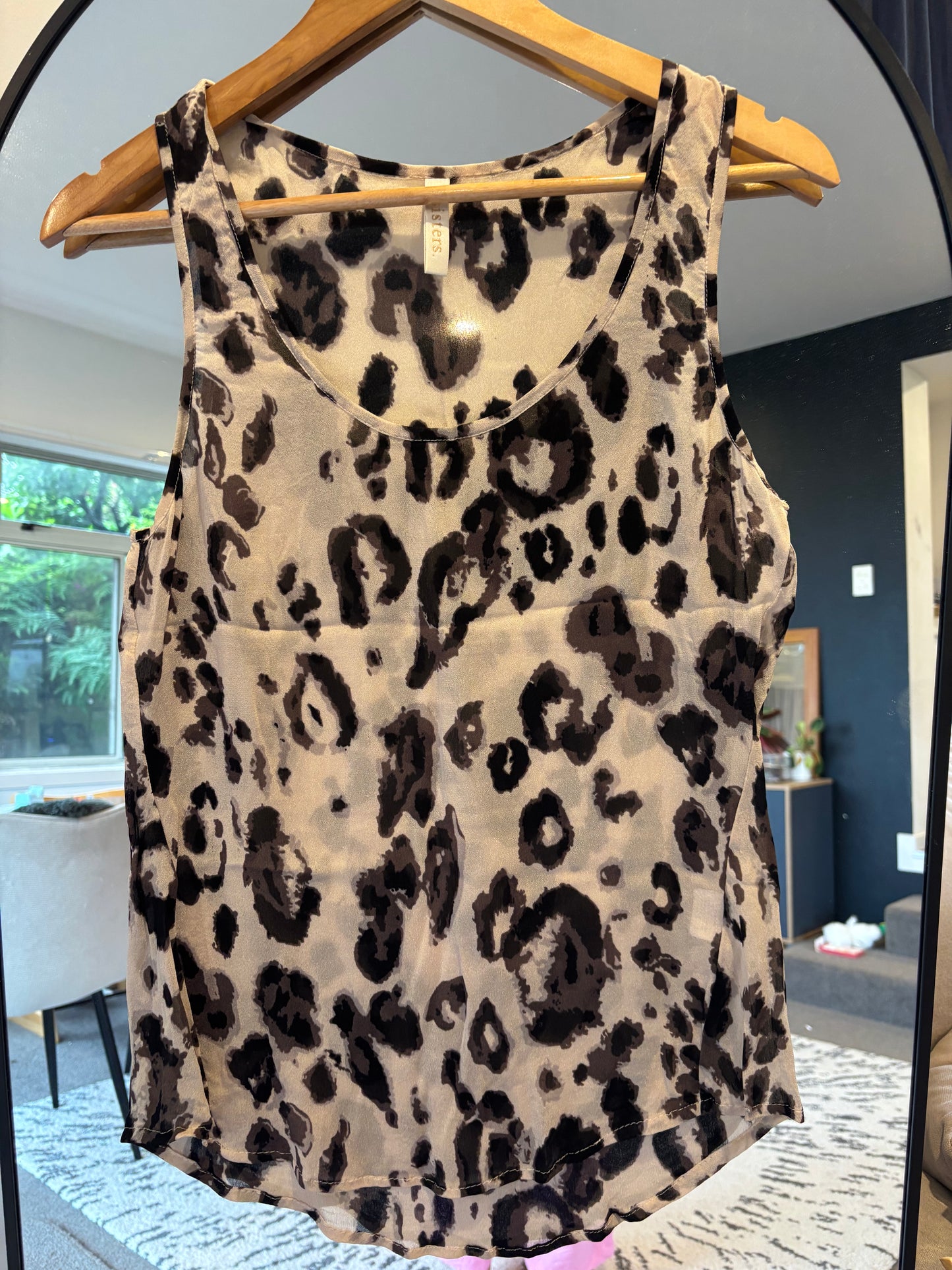 Sisters Leopard top